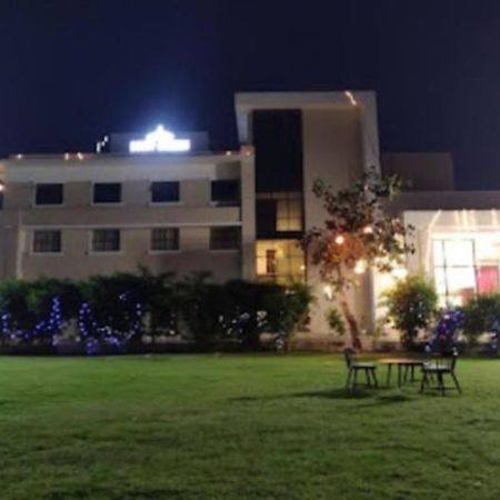 Derby Greens Hotel Bhopal Zewnętrze zdjęcie