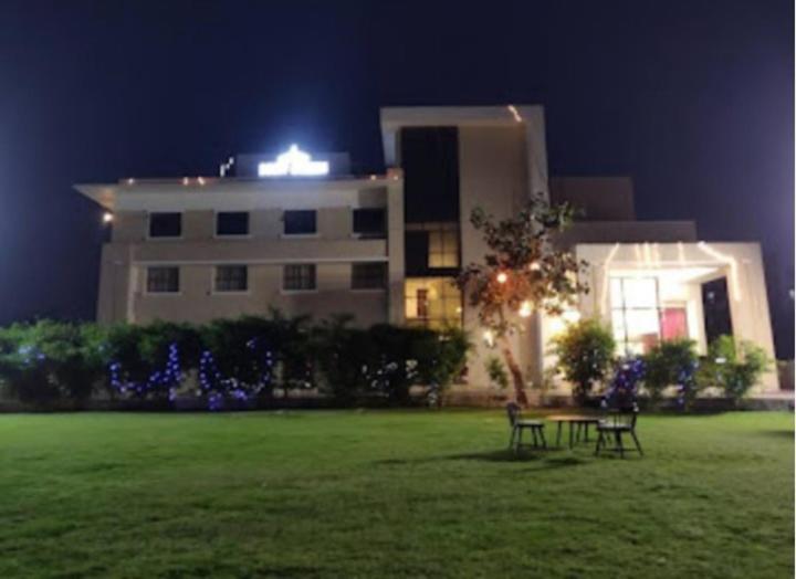 Derby Greens Hotel Bhopal Zewnętrze zdjęcie